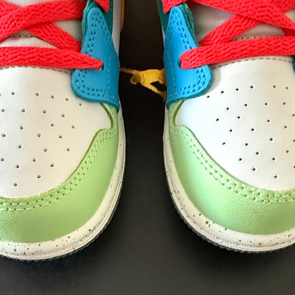 Rare Toddler Nike Jordan 1 Mid SE white taxi-dark shadow multi color sneakers - Picture 5 of 12